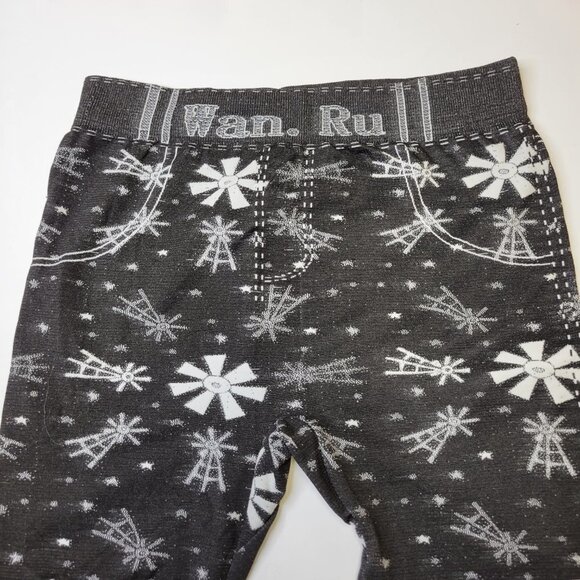 Black and White Stretchy Leggings Size Small - Picture 3 of 9